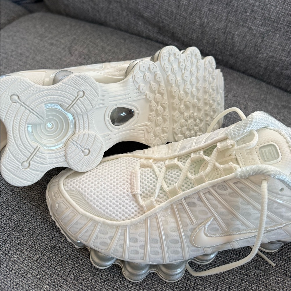 Nike Shox TL White Trainers - Picture 7 of 8